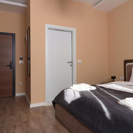 Midtown Prishtina Stays - Central Location Приштина Экстерьер фото