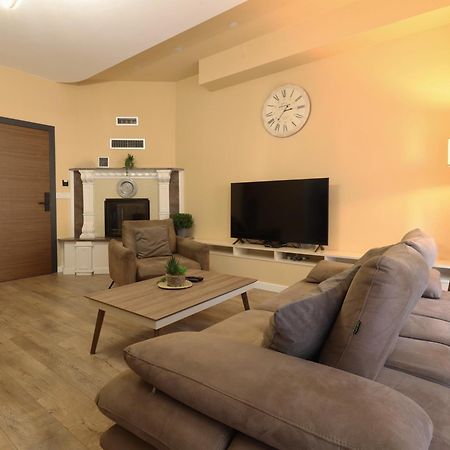 Midtown Prishtina Stays - Central Location Приштина Экстерьер фото