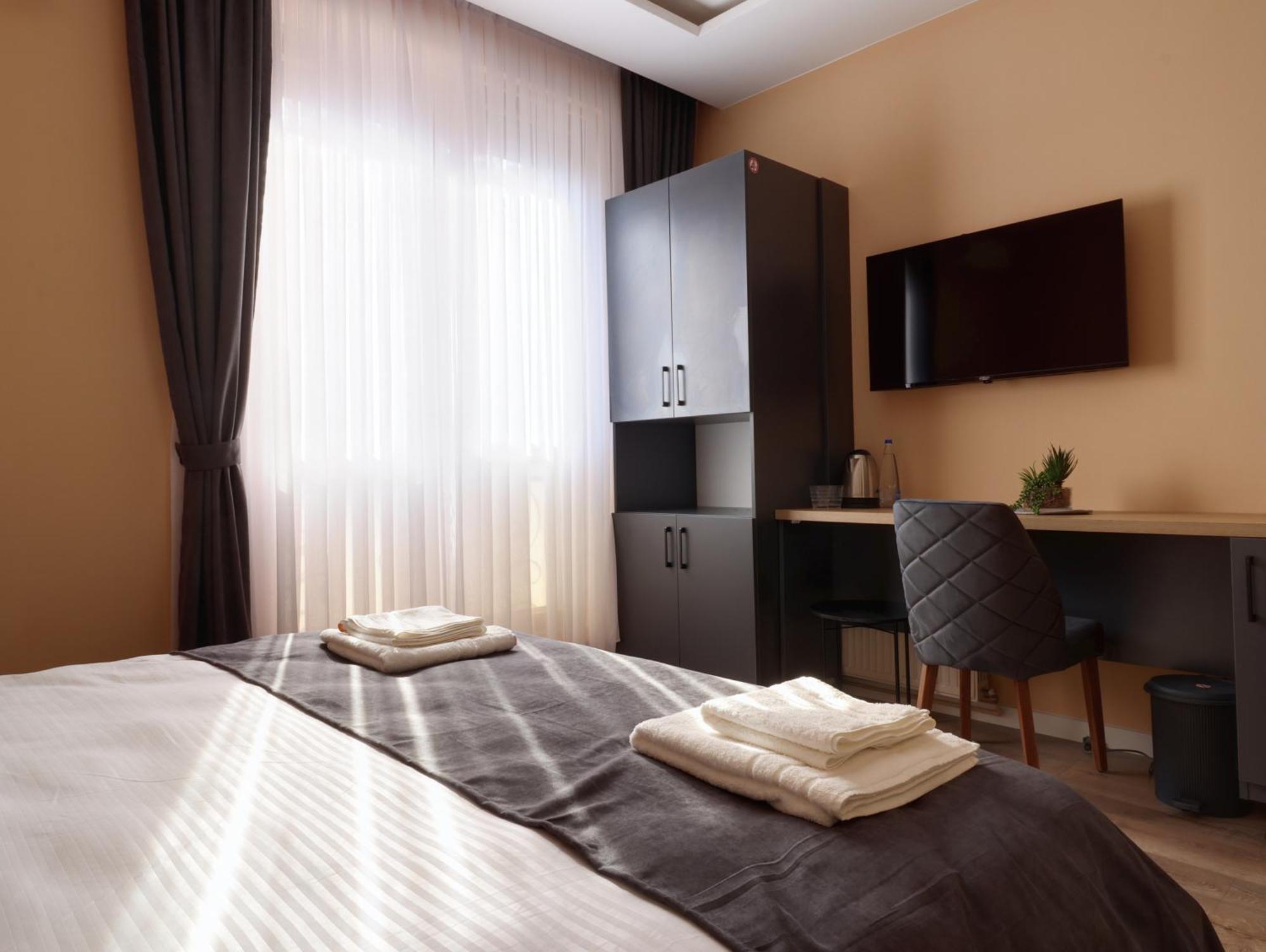 Midtown Prishtina Stays - Central Location Приштина Экстерьер фото