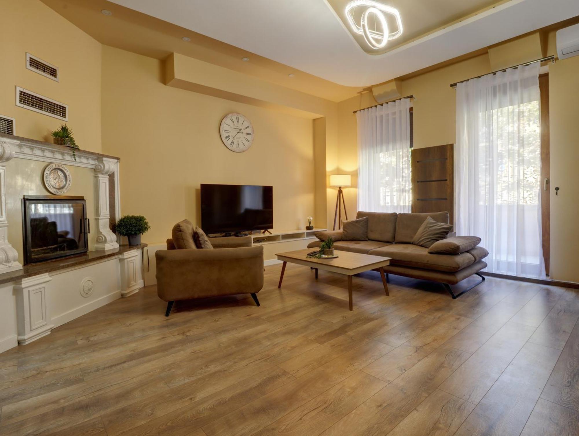 Midtown Prishtina Stays - Central Location Приштина Экстерьер фото