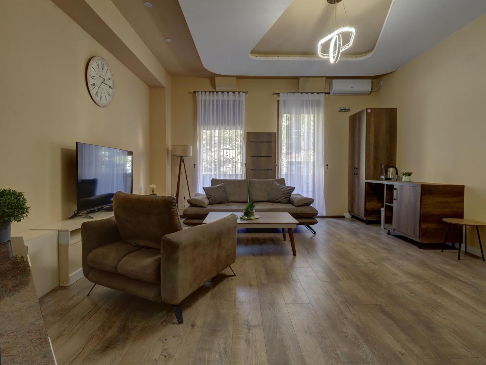 Midtown Prishtina Stays - Central Location Приштина Экстерьер фото