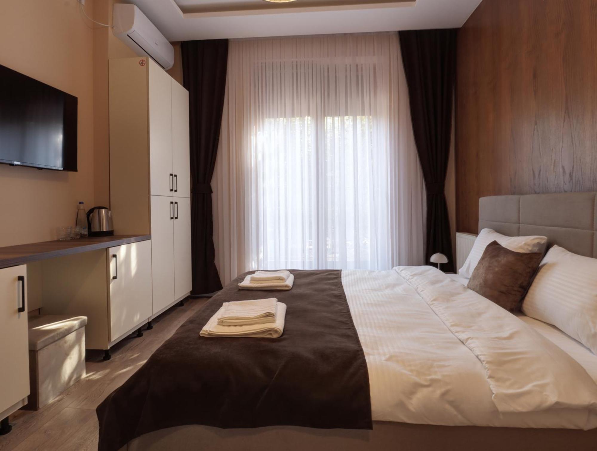 Midtown Prishtina Stays - Central Location Приштина Экстерьер фото