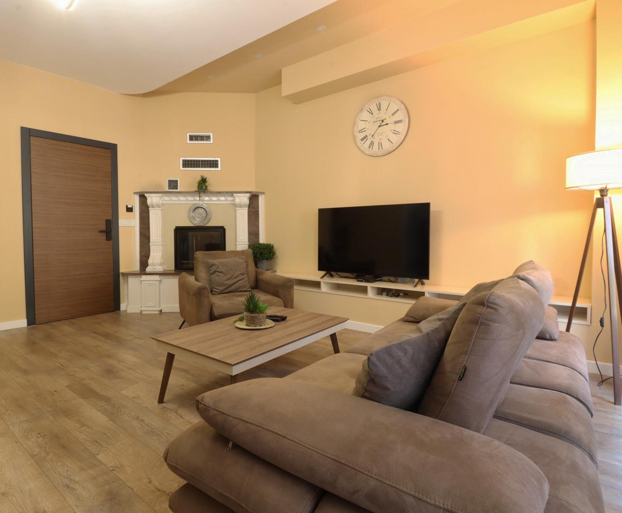 Midtown Prishtina Stays - Central Location Приштина Экстерьер фото
