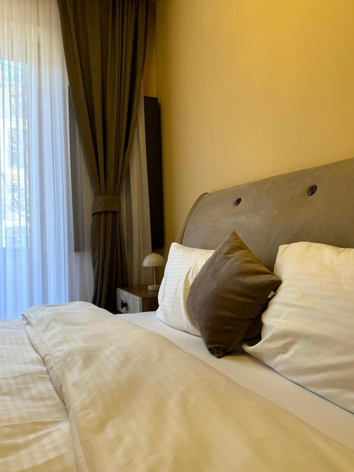 Midtown Prishtina Stays - Central Location Приштина Экстерьер фото